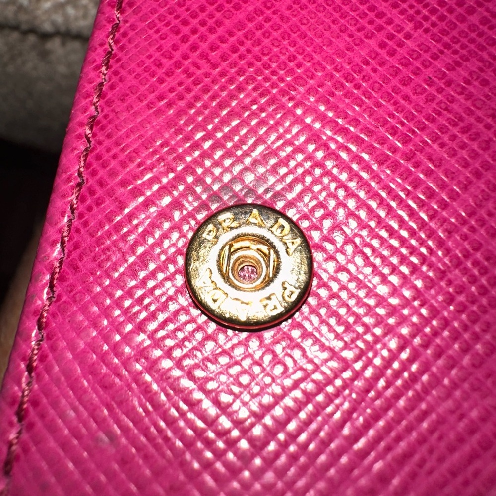 Prada with paperwork Prada Saffiano Metal Women's Dalia Wallet EUC - Picture 8 of 15
